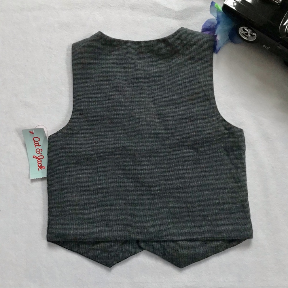 ❌SOLD❌ Cat & Jack NWT Sweater and Vest Bundle Boys 5T - Picture 9 of 11